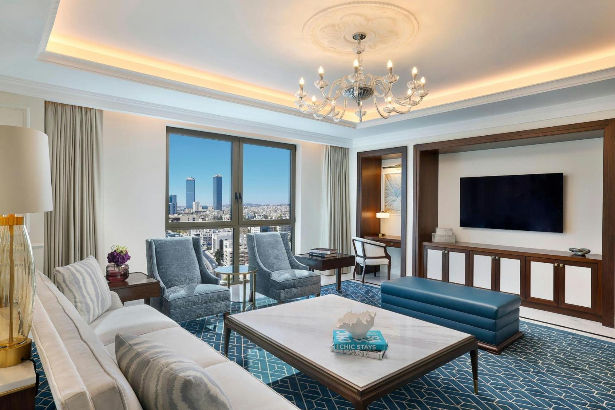 The Ritz-Carlton, Amman Otel Dış mekan fotoğraf A suite at the hotel