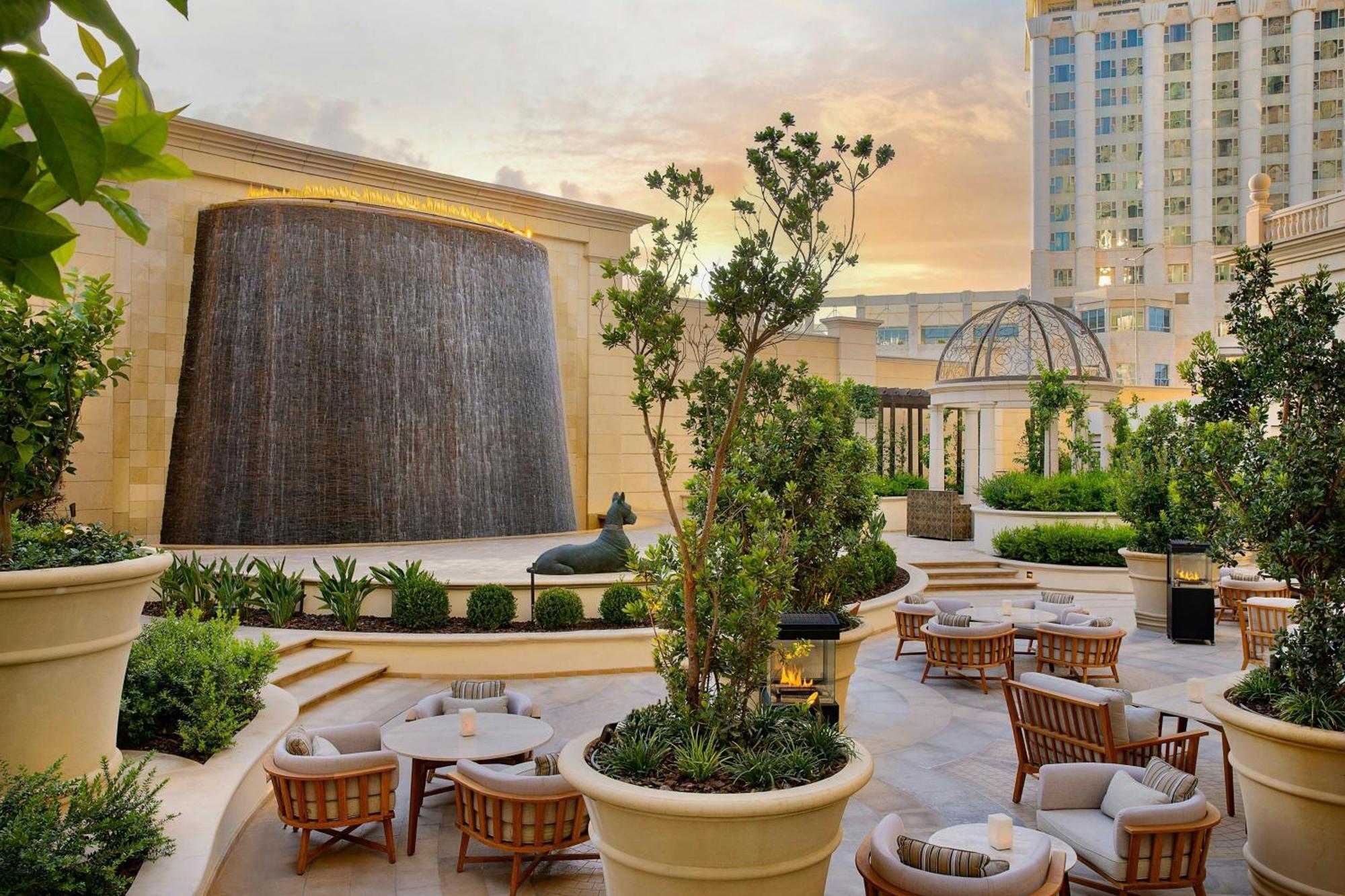The Ritz-Carlton, Amman Otel Dış mekan fotoğraf The Waterfall at Wynn