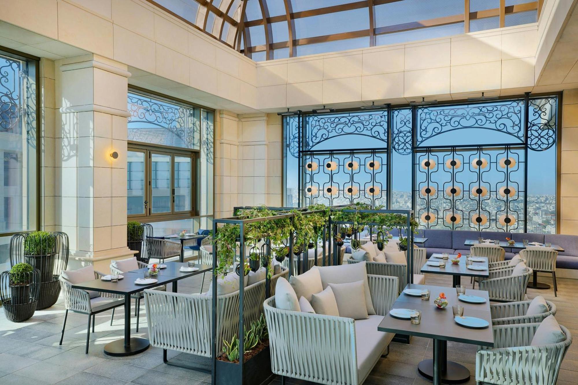 The Ritz-Carlton, Amman Otel Dış mekan fotoğraf The Terrace