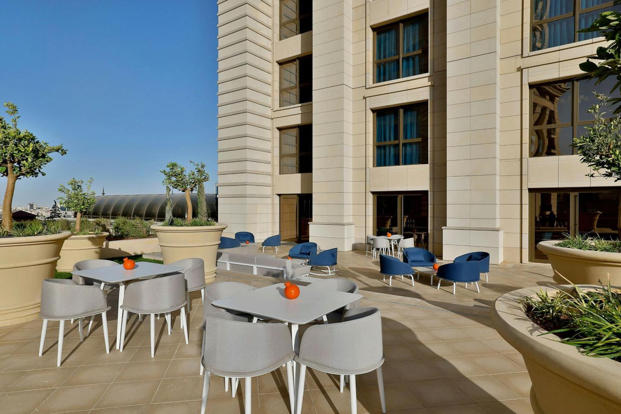 The Ritz-Carlton, Amman Otel Dış mekan fotoğraf The Terrace
