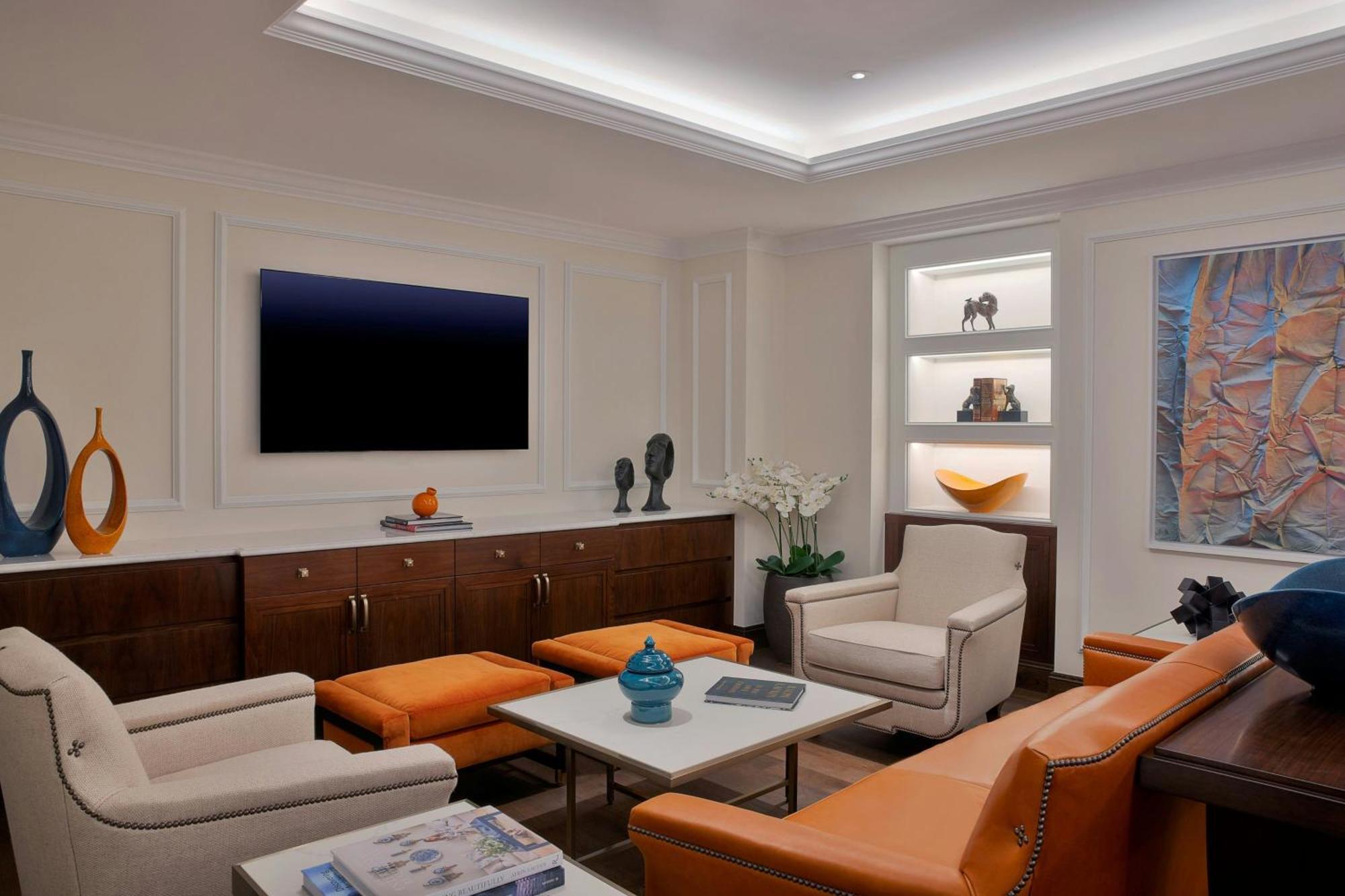 The Ritz-Carlton, Amman Otel Dış mekan fotoğraf A living room with indirect lighting