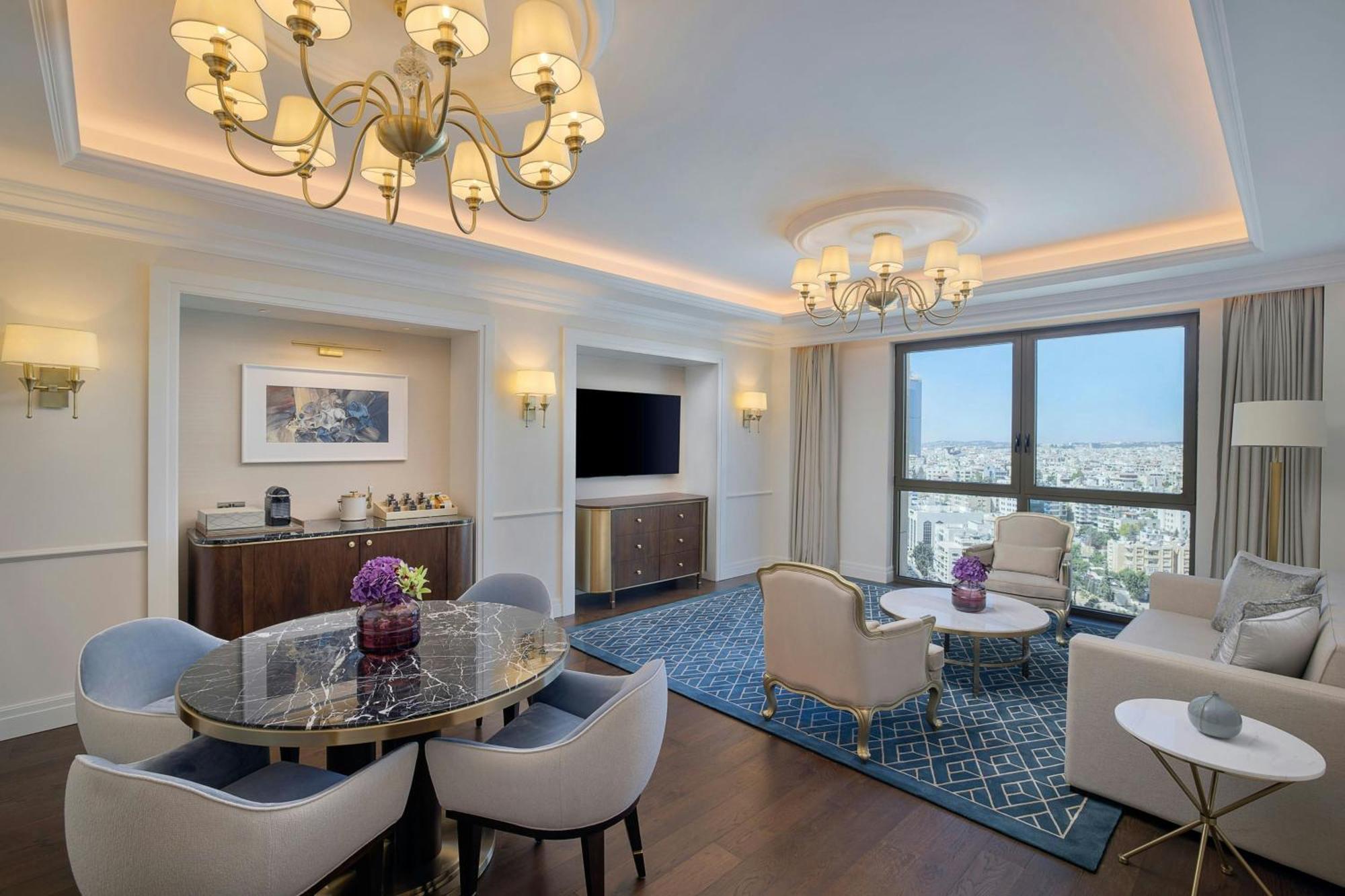 The Ritz-Carlton, Amman Otel Dış mekan fotoğraf A suite at the hotel