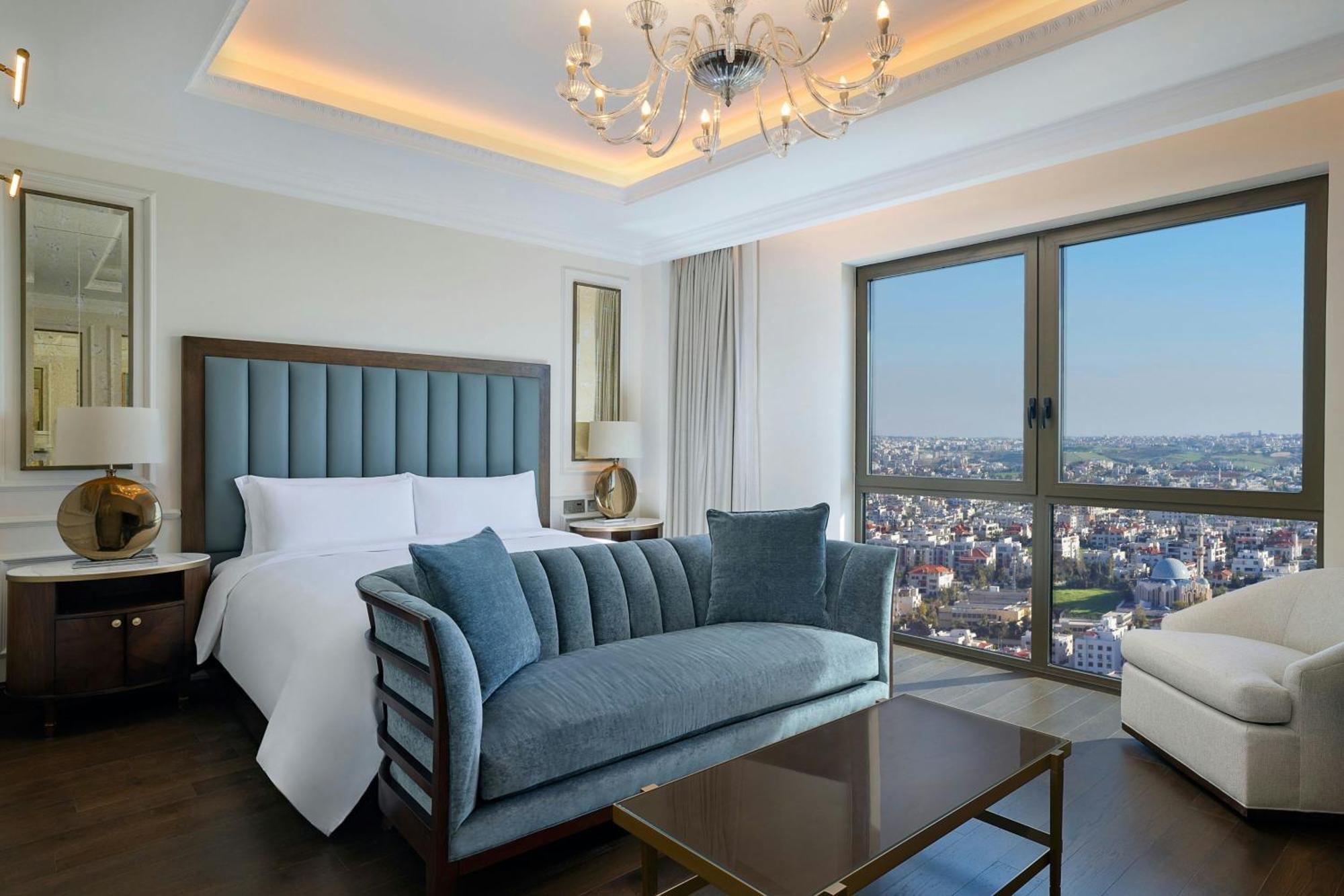 The Ritz-Carlton, Amman Otel Dış mekan fotoğraf A bedroom at the Four Seasons Hotel