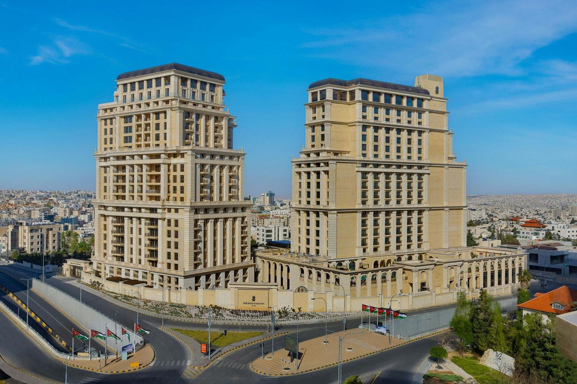 The Ritz-Carlton, Amman Otel Dış mekan fotoğraf Residential complex in Amman